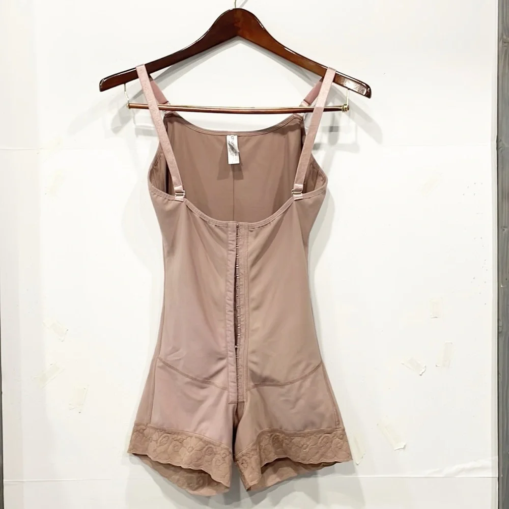 CHAMELA Shapewear Girdle Short Pants XXL Open Crotch Style 01011 Tan Women - Picture 2 of 7